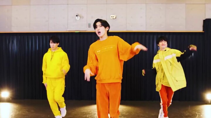 【สโนว์แมน】หนุ่มหล่อผู้สามารถเต้นได้