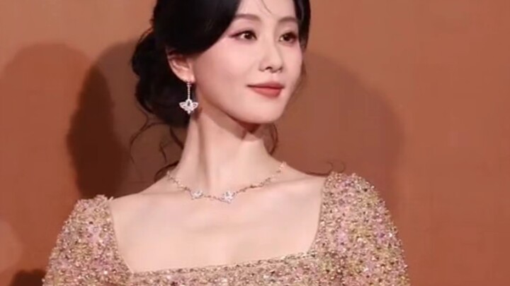 No wonder Liu Shishi was the grand finale on the red carpet.