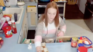 Buổi sáng của một bà mẹ có mười một đứa con sẽ như thế nào nhỉ?