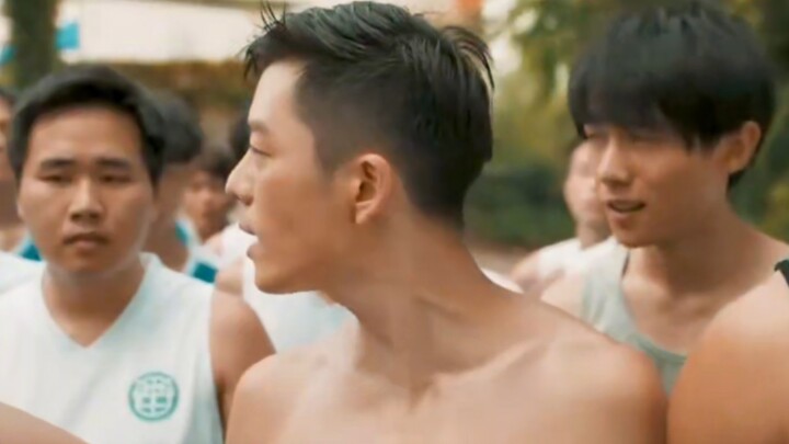 يا للأسف الشديد! يا هذا الطالب، ساعدني في استدعاء شخص ما، حتى الكرسي المتحرك تم رميه...