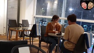 【نص صيني】 إذا قرر الصبي من الطاولة المجاورة أن ينفصل عن أربع حبيبات