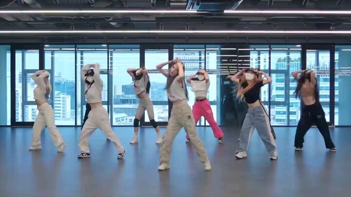 Penari utama yang hebat... ruang latihan mendalam Kim Hyoyeon