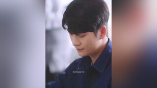 Chạm tay nhau 1s thôi là nhớ nhau cả đời 🥰 xuhuong kdrama extraordinaryattorneywoo nuluatsukylawooyoungwoo phimhay phimhanquoc reviewphim parkeunbin kangtaeoh hitv kdramavn fyp foryou