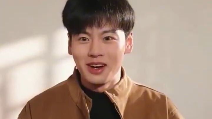 ชายหนุ่มยากจนทะลุมิติกลับไปปี 1963 นําเสบียงยุคปัจจุบันกอบกู้ยุคสมัย