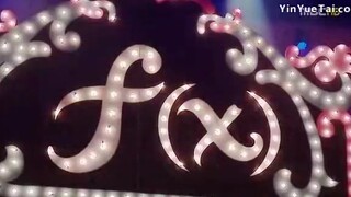 宋茜ins晒出一张f(x)刚出道时5人的合照，这张合照是f(x)十年前出道舞台《la cha ta》的合影。