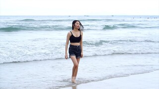 Vietnam Beach Scenes Walk Around See So Many Beautiful Girl   Da Nang is the Best Beach in Vietnam