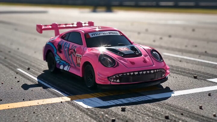 SCY-64001，The racing king on the desktop！