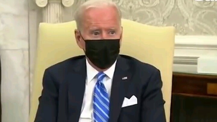 The most complete version of Biden having diarrhea (his expression starts to look strange at 14 seco