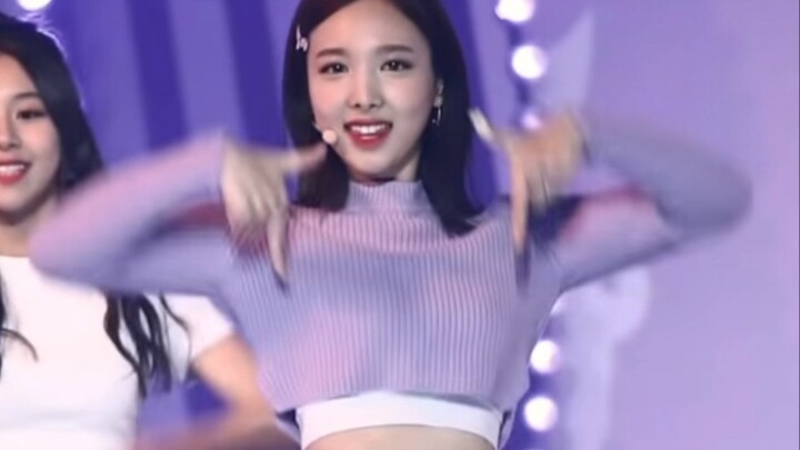 การแต่งหน้าของสมาชิก Twice ดูถึงจุดสูงสุดของพวกเขา (ส่วนตัว)