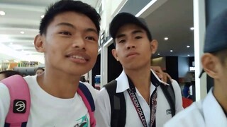 Vlog with classmates @starmall