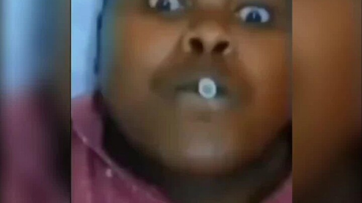 หนุ่มคนหนึ่งตื่นขึ้นมาพบว่าถูกซอมบี้ล้อมรอบไว้แล้ว