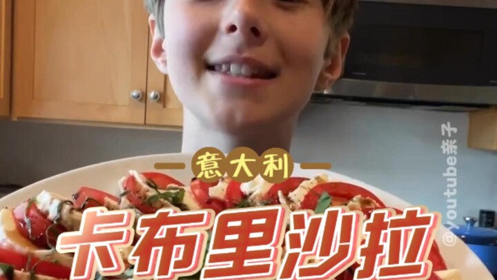 Lẳng lặng lấy mì gói quý giá đã cất kỹ bấy lâu ra... đói quá rồi.