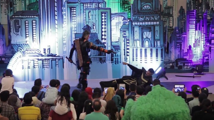Son of Batman Cosplay Live Performance