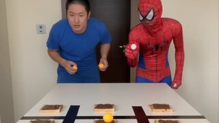 Thử thách chơi bóng bàn.