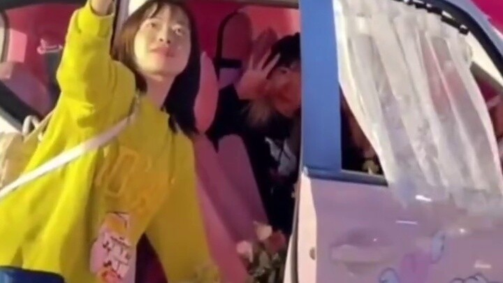 عذراً يا صاحب الجلالة، لقد تأخرت (دليل العاملين 6.0) كلها صور نمطية، إذا كانت هناك اختلافات مع صورتك