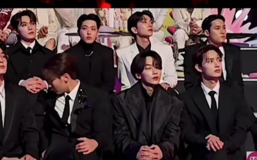 【رد فعل】 رد فعل سيڤنتين على أغنية رايزي «SIREN» على مسرح MAMA2023 أثناء سحب الكرسي