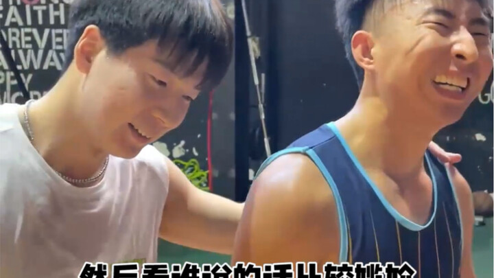 Mấy trận tay đôi kiểu này càng về cuối càng đã, xem đến đoạn kết thật là phê! Anh em muốn tôi đấu vớ