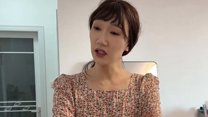 Nước khó bưng thế này mà nhà mình lại có tận hai bát...