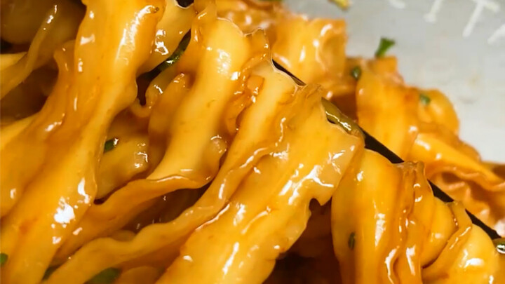 Mi Sichuan pedas gurih yang nikmat, cita rasa ini pas banget buat makan malam!