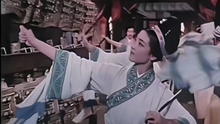 This movie can be regarded as a textbook of costume films.