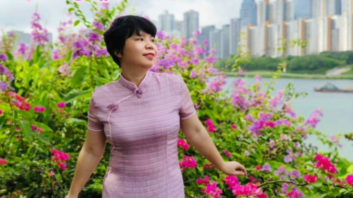 Who wears a cheongsam and dances Eve, Psyche and Lady Bluebeard? It's me.