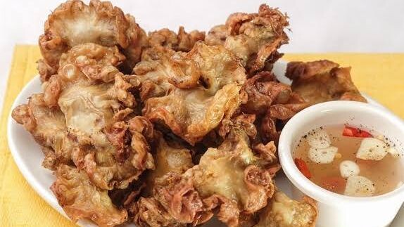 cooking delicious chicharon bulaklak