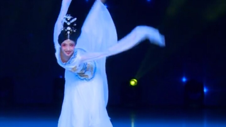 13-year-old "Jade Dance"! I thought the first repertoire of my idol Tang Shiyi on stage would be "Gr