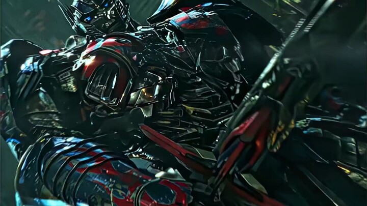 Sudah 40 tahun, ia masih tetap menjadi pengisi suara Optimus Prime.