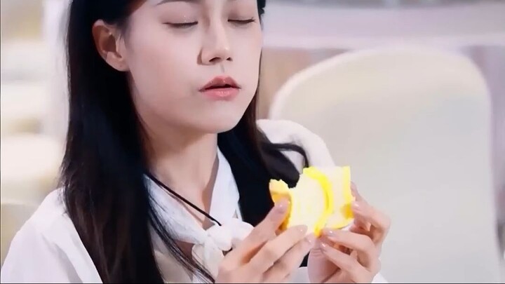 CEO pura-pura lumpuh demi uji Istri desa, tak duga ia tak hina malah sepenuh hat