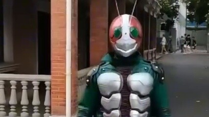 Persona v3 mắc chứng động kinh hoa đào