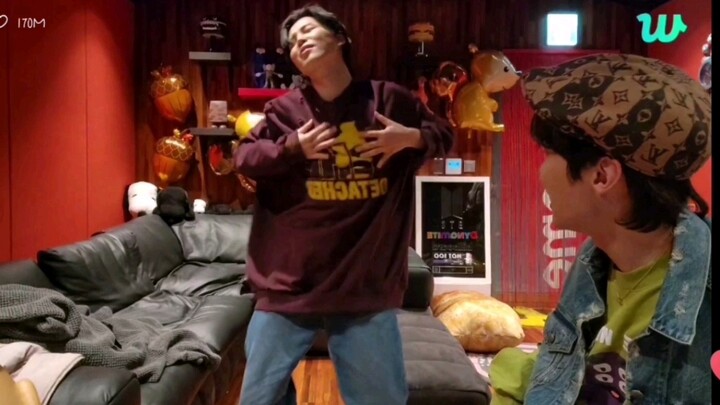 [Lust] Sexy little Mimi dancing for Hobi’s birthday! Who is she going to fascinate?