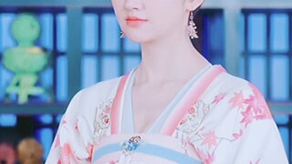 ทุกคนต่างชื่นชม Jing Tian สำหรับชุดรีพับลิกันที่สวยงามของเธอ แต่คุณรู้ไหมว่าเธอถูกเลือกให้สวมชุด Tan