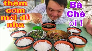 Nguyên bàn cơm và thức ăn Tâm Chè ăn ko đủ l Tâm Chè Vĩnh Long