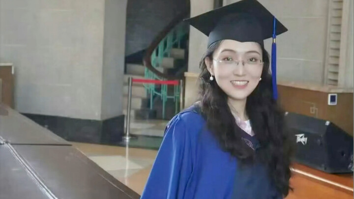 On the surface, Wuhan University’s Yang Jingyuan is a quiet, well-behaved girl in glasses—but behind