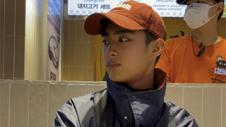 My younger brother introduced me to a dinner partner, a dark-skinned boy born in 2002 and 188cm tall