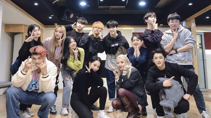 【KARD Dance】KARD x ARTBEAT dance crew collaborate on an eight-person version of "Dumb Litty" and "Bo