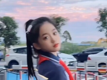 من يقفز أفضل بين طلاب المدارس الابتدائية والإعدادية والثانوية والجامعية؟ (السابع عشر)