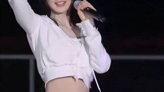 Choi Yi-won gaya olahraga warna putih