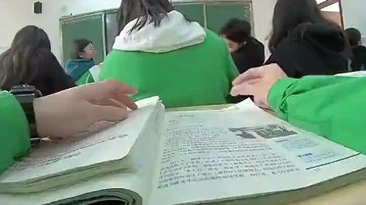 The school’s top eater, shot from a first-person perspective with a strong sense of immersion. Does 