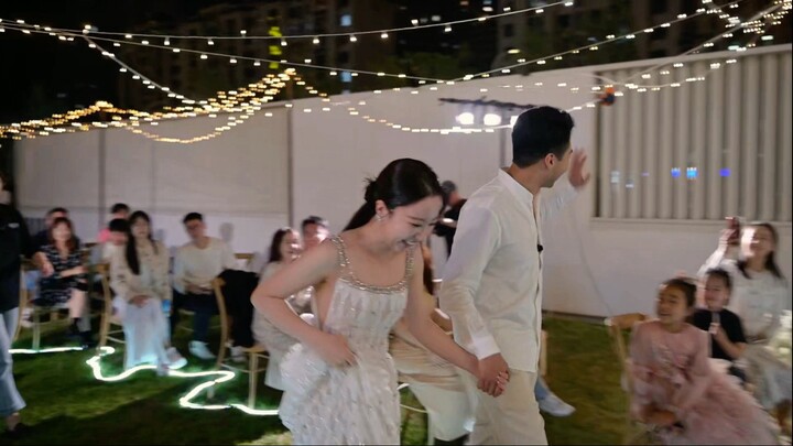 ในที่สุดเราก็ได้เข้าร่วมเกมสนุกๆ อย่าง "Lian Dance" แล้ว!!!