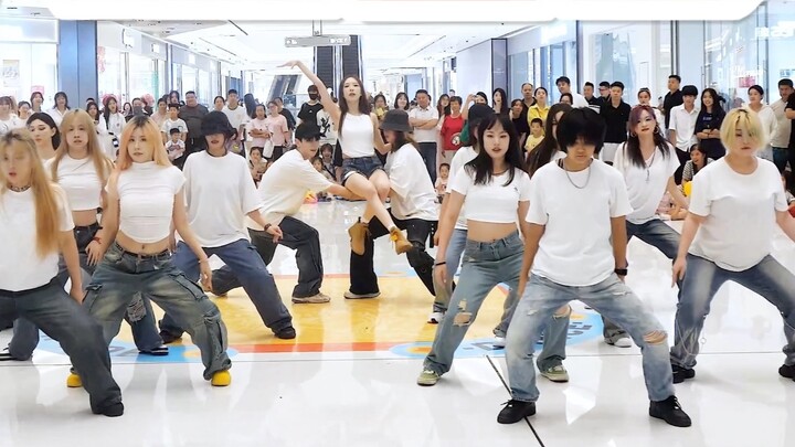 Siapa yang tahu apakah ini panggung menyanyi atau cover dance? Road show pertama di Tiongkok yang me