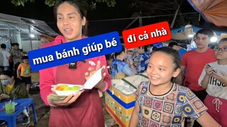 DIVA Cát Thy vận động khách mua bánh giúp bé gái bán bánh đúc, bánh chuối | Bánh tráng trộn Cát Thy