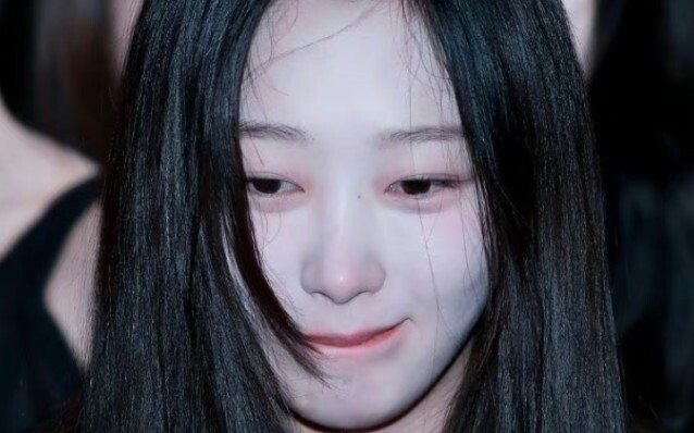 Kể từ đó, đôi mắt của bạn luôn chất chứa một nỗi buồn
