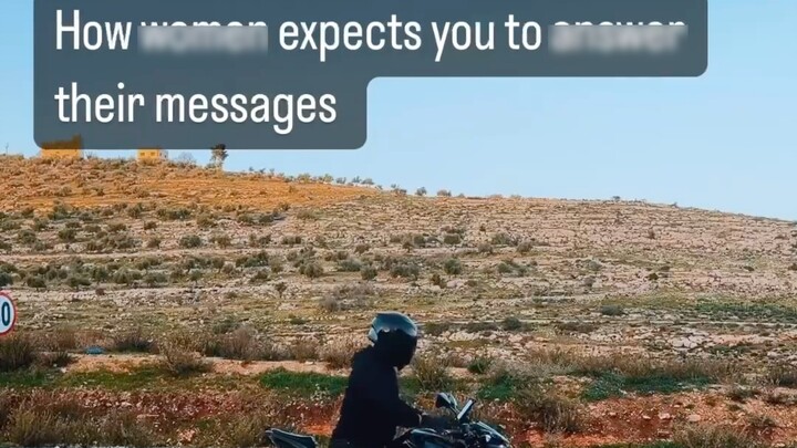 When your girlfriend asks you to reply to WeChat immediately