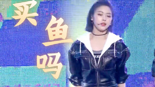 Những bộ trang phục biểu diễn mang đậm hơi thở cuộc sống