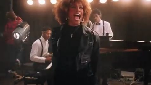 Whitney Houston - Greatest Love Of All (Official 4K Video)