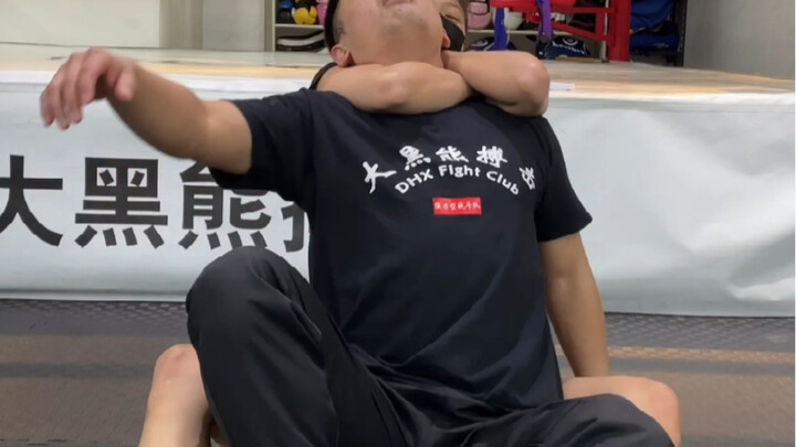 Otot bisep perempuan 10 kali lebih besar daripada laki-laki