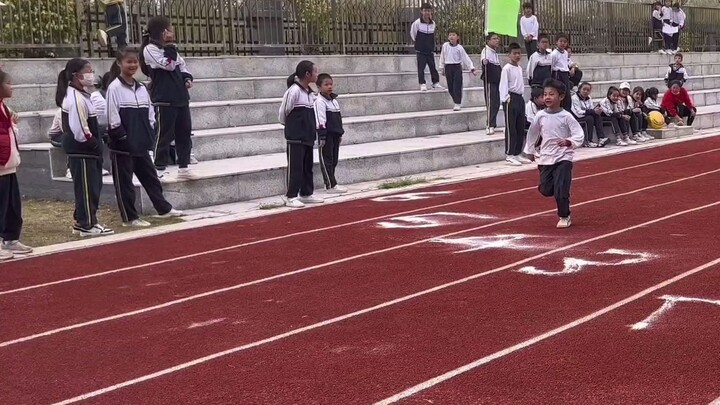 Dù quần có rách, nhưng đẹp trai là chuyện cả đời!