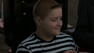 [The Addams Family] [PUGSLEY] พี่ชาย: การกลั่นแกล้งในโรงเรียน? คุณพูดอะไรนะ? -