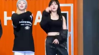 جولة EVERGLOW الأمريكية 2023 [ALL MY GIRLS] مُفسِّر #3